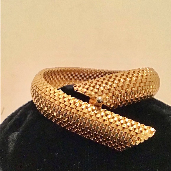 Hobe Designer Necklace and Bracelet Demi-Parure - Picture 7 of 11